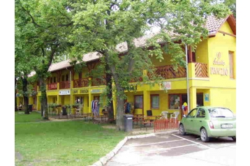 Hungría Privát Füzesgyarmat, Exterior